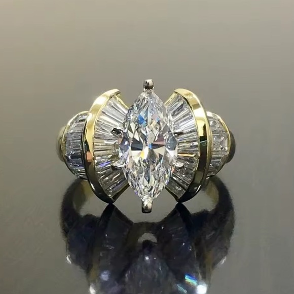 GOLD CZ VINTAGE STYLE RING - Picture 4 of 5
